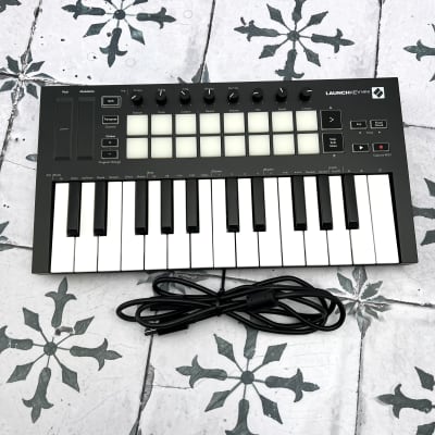 Novation Launchkey Mini MKIII MIDI Keyboard Controller