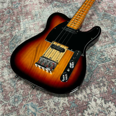 Retrovibe Tele 30” Short Scale Bass Guitar in 3 Tone Sunburst image 9