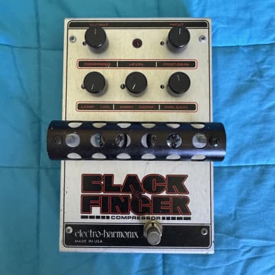 Electro-Harmonix Black Finger Optical Tube Compressor With
