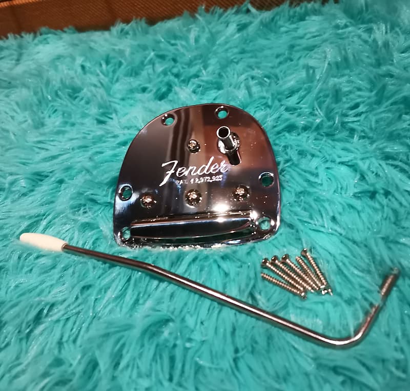 Fender Jazzmaster / Jaguar tremolo, nonlocking + screwin Reverb