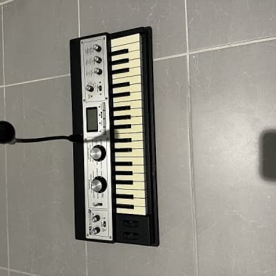 Korg MicroKorg XL 37-Key Synthesizer/Vocoder