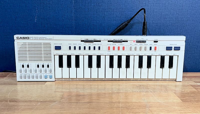 Casio PT-20☆セミアナログ式シンセサイザー☆1983年☆昭和レトロ☆ Casio PT-20☆セミアナログ式シンセサイザー☆1983年☆昭和レトロ☆