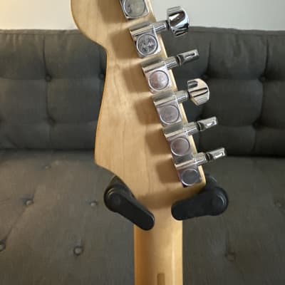 Fender Standard Stratocaster with Maple Fretboard 2000 - Brown Sunburst image 7