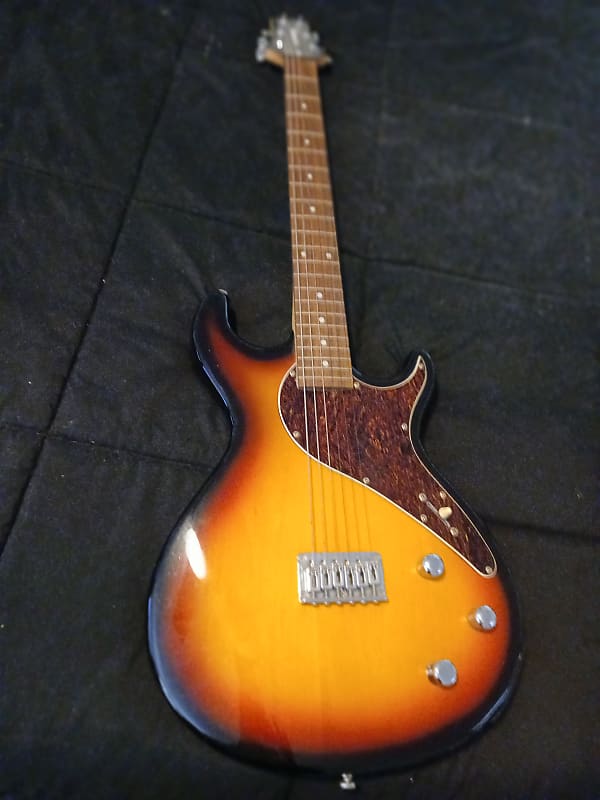 Line 6 Variax 500 Sunburst | Reverb