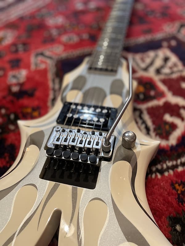 B.C. Rich Draco Ghost Pearl White Ghost Flame 2009 - White
