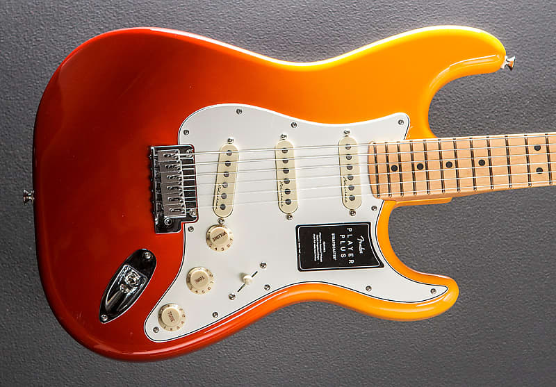 Player Stratocaster HSS - Capri Orange w/Pau Ferro – Dave's Guitar Shop