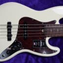 Fender American Professional II Jazz (5), Olympic White / Rosewood *On Order ETA April 2023