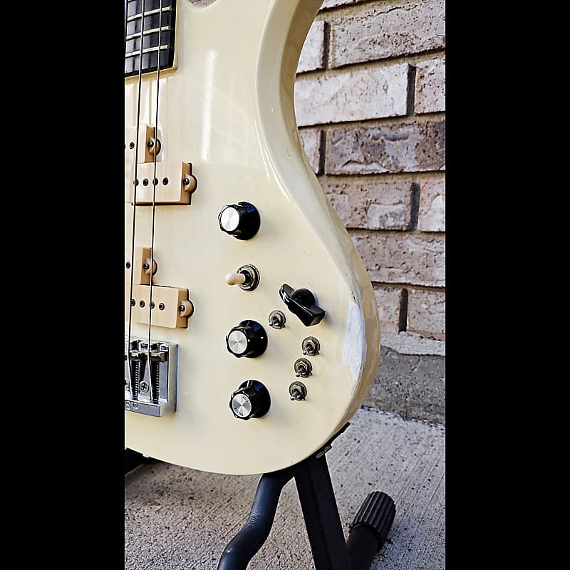 BC Rich NJ Series ST-III SSH Pearl White Guitar & Gig Bag