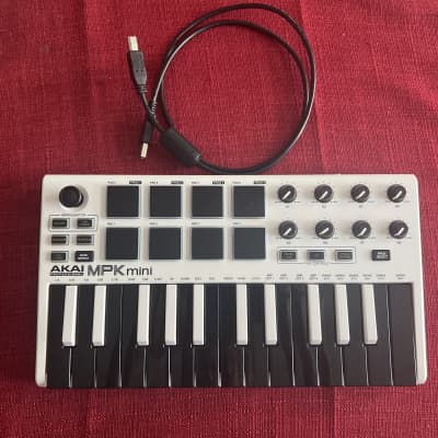 Akai MPK Mini MKII 25-Key MIDI Controller 2014 - Present - White with Black Keys