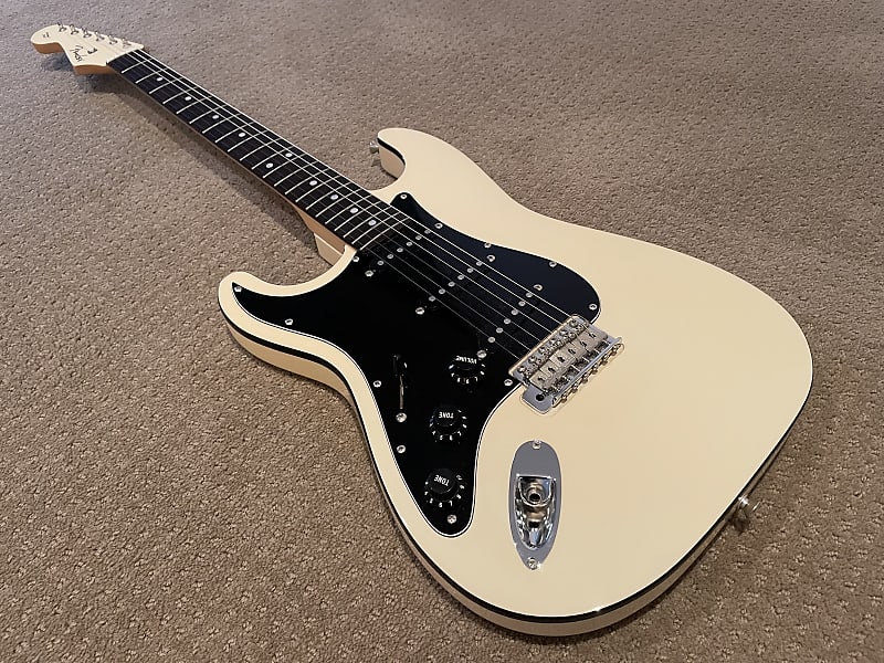 Fender Japan AST/LH (VWH) Aerodyne Stratocaster Left Handed Vintage White