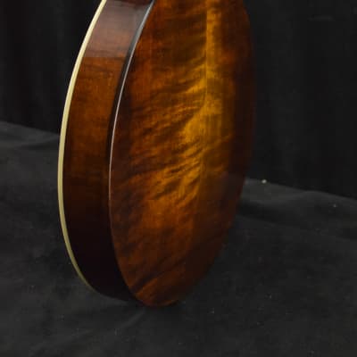 Eastman MD504-CS A-Style Oval-Hole Mandolin Classic Sunburst image 4
