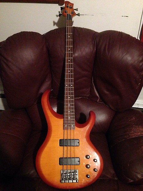 Ibanez BTB 300 Amber Flamed Top