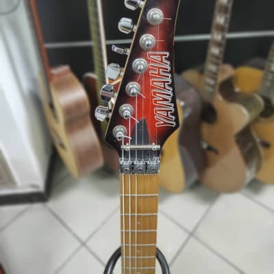 Yamaha 421 dm chitarra elettrica whit case image 9