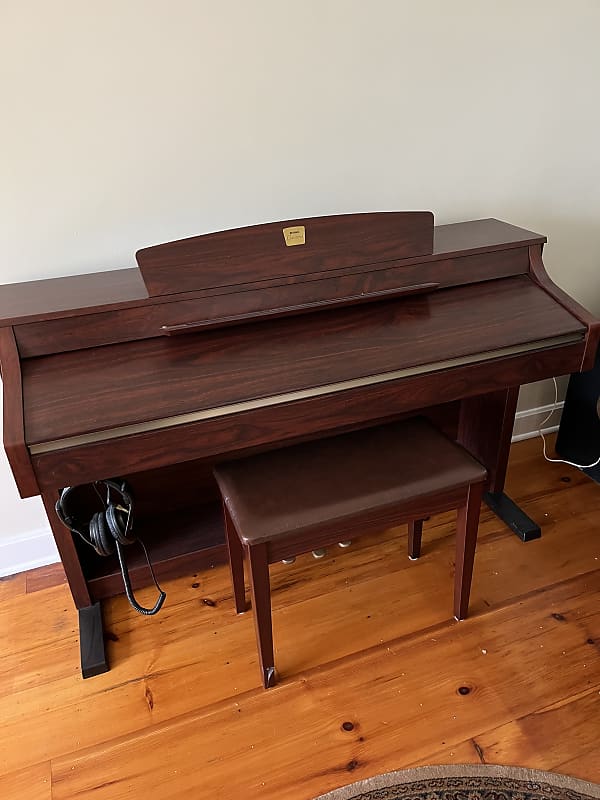 Yamaha Clavinova clp330 Cherry