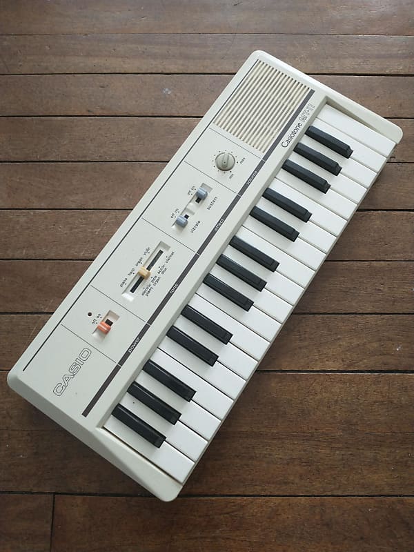 まとめ買いでお得 Casio Reverb | White - 80s early MT-11 鍵盤楽器