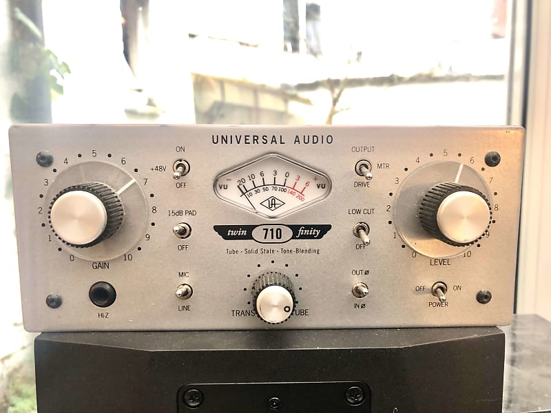 Universal Audio 710 Twin-Finity Microphone Preamp 2009 - Present - Silver image 1