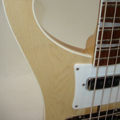Rickenbacker 4003 Electric Bass Guitar - Mapleglo image 13