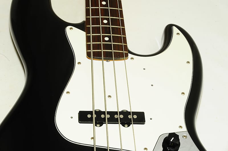 Fender Japan Jazz Bass Q serial crafted in Japan Electric