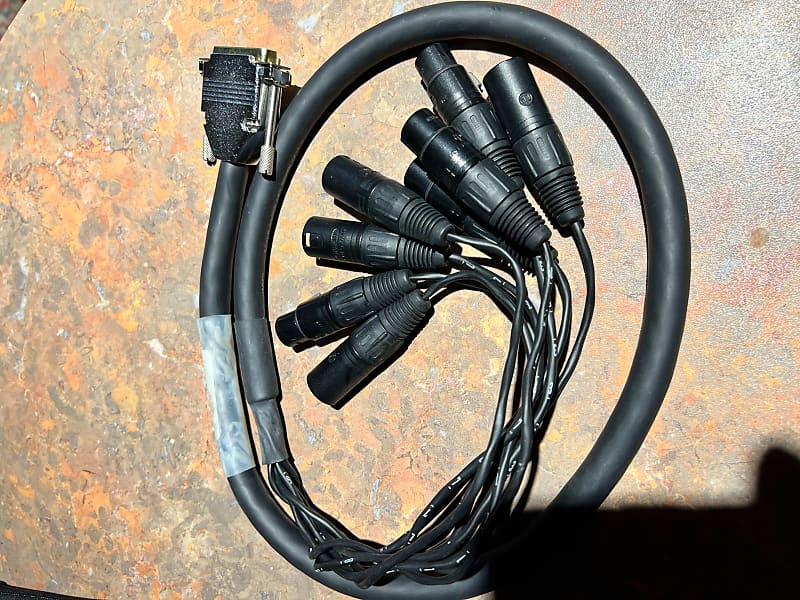 Apogee Cable AESIFC DB25/4XLRM / 4XLRF 3' Reverb