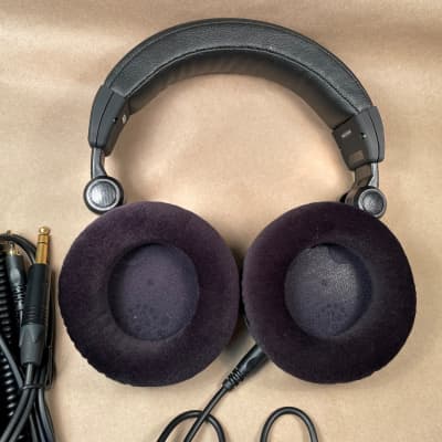 Ultrasone PRO 900i Foldable, Closed-Back Professional Headphones, S-Logic Natural Surround Sound image 3