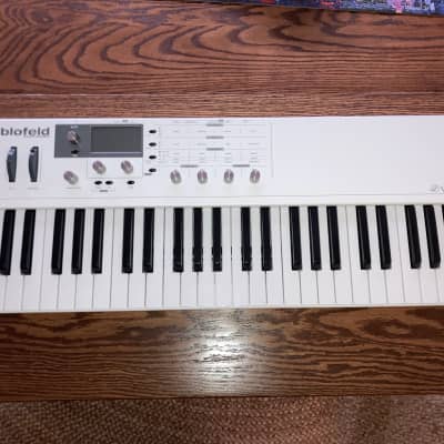 Waldorf Blofeld Keyboard 49-Key Synthesizer 2009 - Present - White