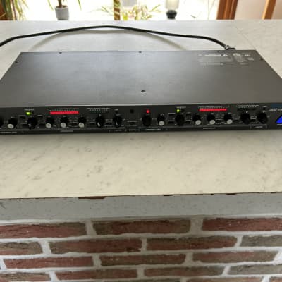 【美品！動作確認済！】ALESIS 3632 コンプレッサー 美品！動作確認済！】ALESIS 3632 コンプレッサー