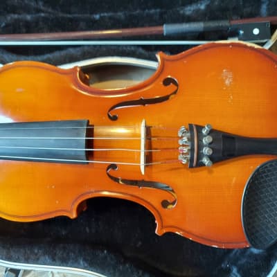 Volta size 4/4 violin, with case and bow image 5