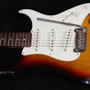 希少G&L USA ジョージ・フラートンシグネチャー レガシー