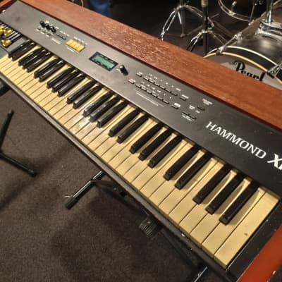 Roland XK-1 – Vintage Hammond-Style Organ Keyboard with Drawbars