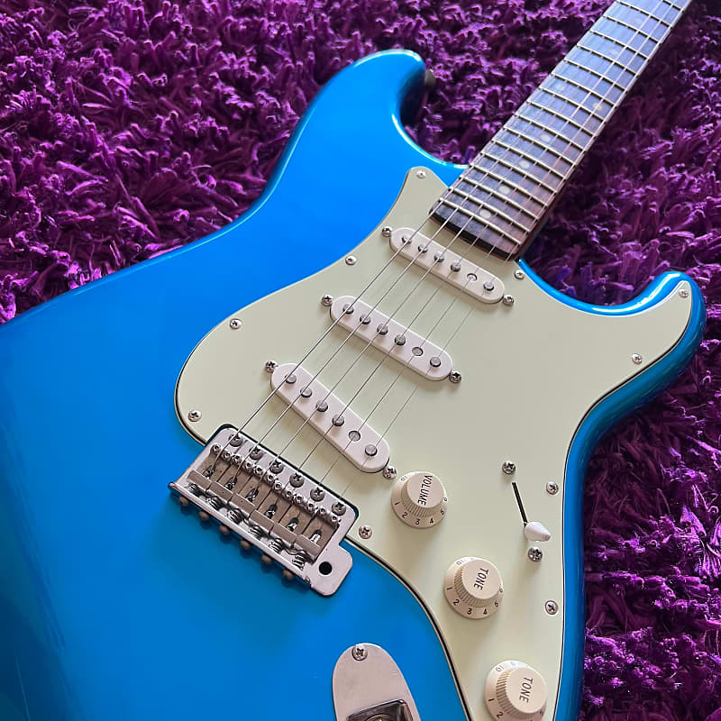 1993-94 Fender Japan Stratocaster ST-362 Lake Placid Blue