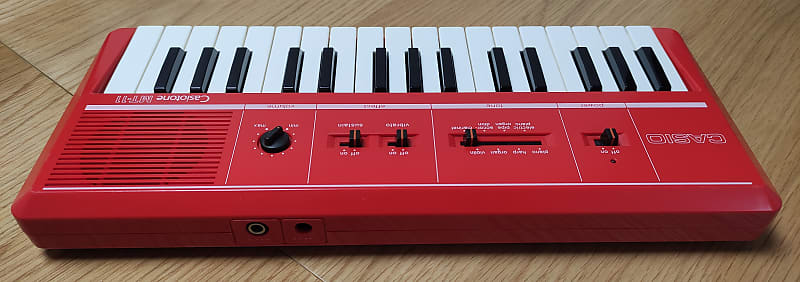 Casio Casiotone MT-11 Keyboard 1980s - Red | Reverb