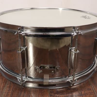 Pearl Forum Series 6.5x14" Chrome Steel Shell Snare Drum image 7