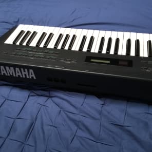 Holiday Sale -- $70 Off!  Rare Yamaha SY22 Dynamic Vector Synthesizer Keyboard AWM / AFM -- Nice! image 7