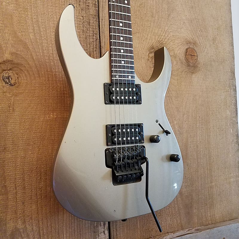 Ibanez rg shop 220 b