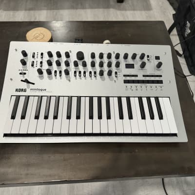 Korg Minilogue 4-Voice Polyphonic Analog Synthesizer 2016 - Present - Silver image 1
