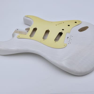 4lbs 3oz BloomDoom Nitro Lacquer Aged Relic White Blonde Hardtail S-Style Vintage Custom Guitar Body image 3