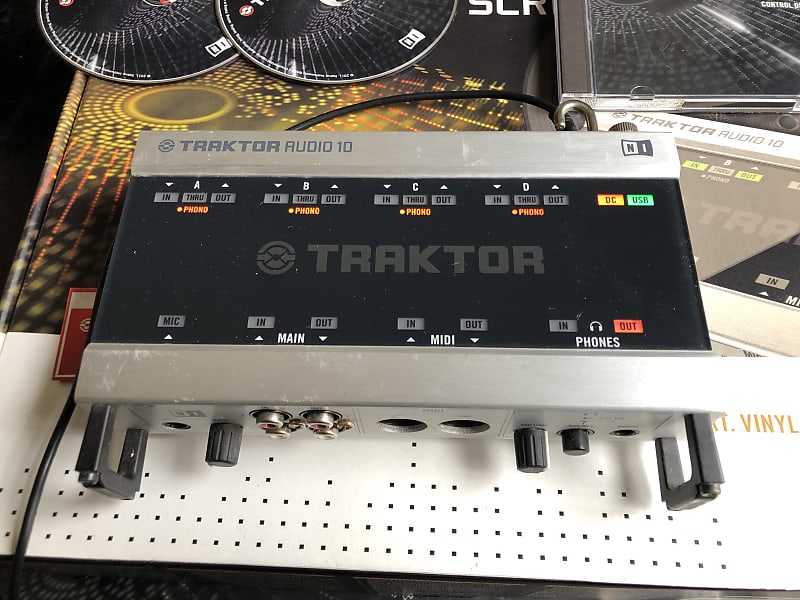 Native Instruments Traktor Audio 10 (A10) DVS & Traktor Scratch Duo