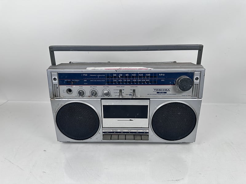 Offers vintage 80s Toshiba AmFm/Cassette player