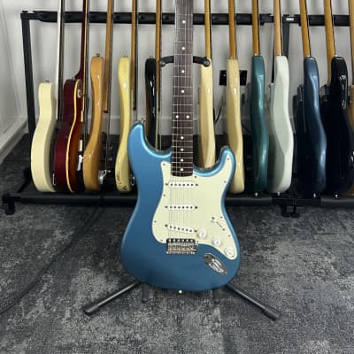 フェンダー ジャパン ST62-70TX US Lake Placid Blue Fender Japan エレキギターST62-70TX Old Lake Placid Blue中古()売却