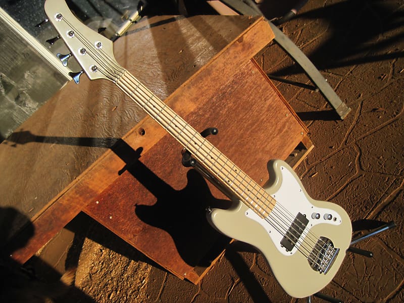 Short scale 5 string bass custom modded made glarry reverb