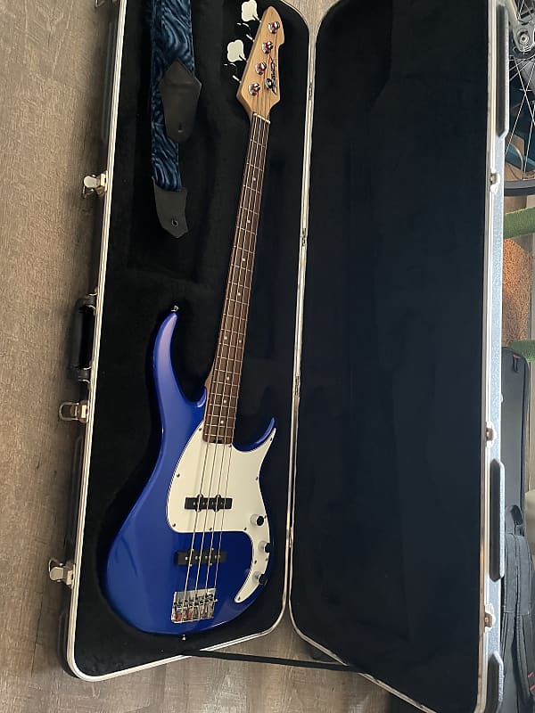 PEAVEY Millestone エレキベース 4弦 ブルー リアル Millestone PEAVEY エレキベース ブルー 4弦 ベース - ベース