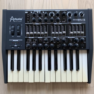 Arturia MiniBrute 25-Key Analog Synthesizer