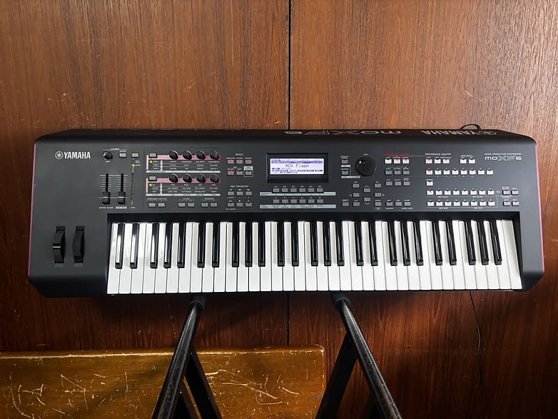 Yamaha MOXF 6 Music Production Synthesizer Workstation