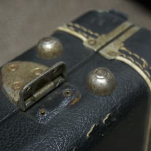 Gibson Vintage Bass Case (50" x 14.25") Black Tolex image 6