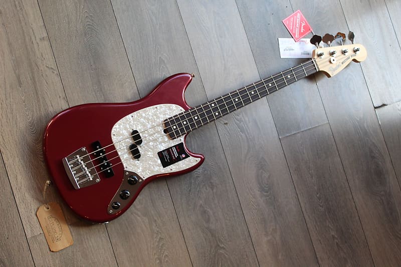 Fender American Performer Mustang Bass Aubergine Rosewood 3