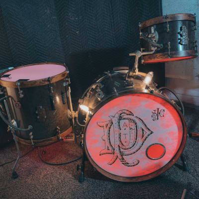 SJC Custom Drums Panic! A diszkóbanSJC Custom Drums Panic! A diszkóban  