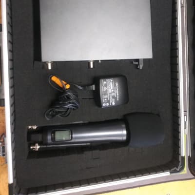 Used Sennheiser EW500-G3 Wireless Microphone System w/Hard Case - 2010s - Silver image 2