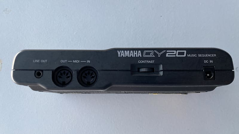 Yamaha QY20 Mid 90s - Black