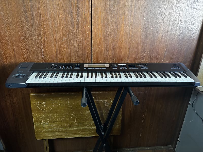 Korg TR-76 TR76 76Key Workstation/Controller Synthesizer Korg TR-76 TR76 76Key Workstation/Controller Synthesizer