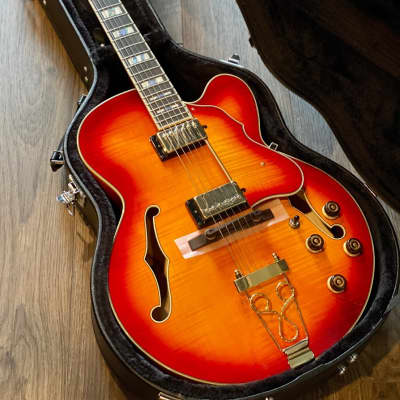 Ibanez AF155-AWB Artstar Hollowbody in Aged Whiskey Burst